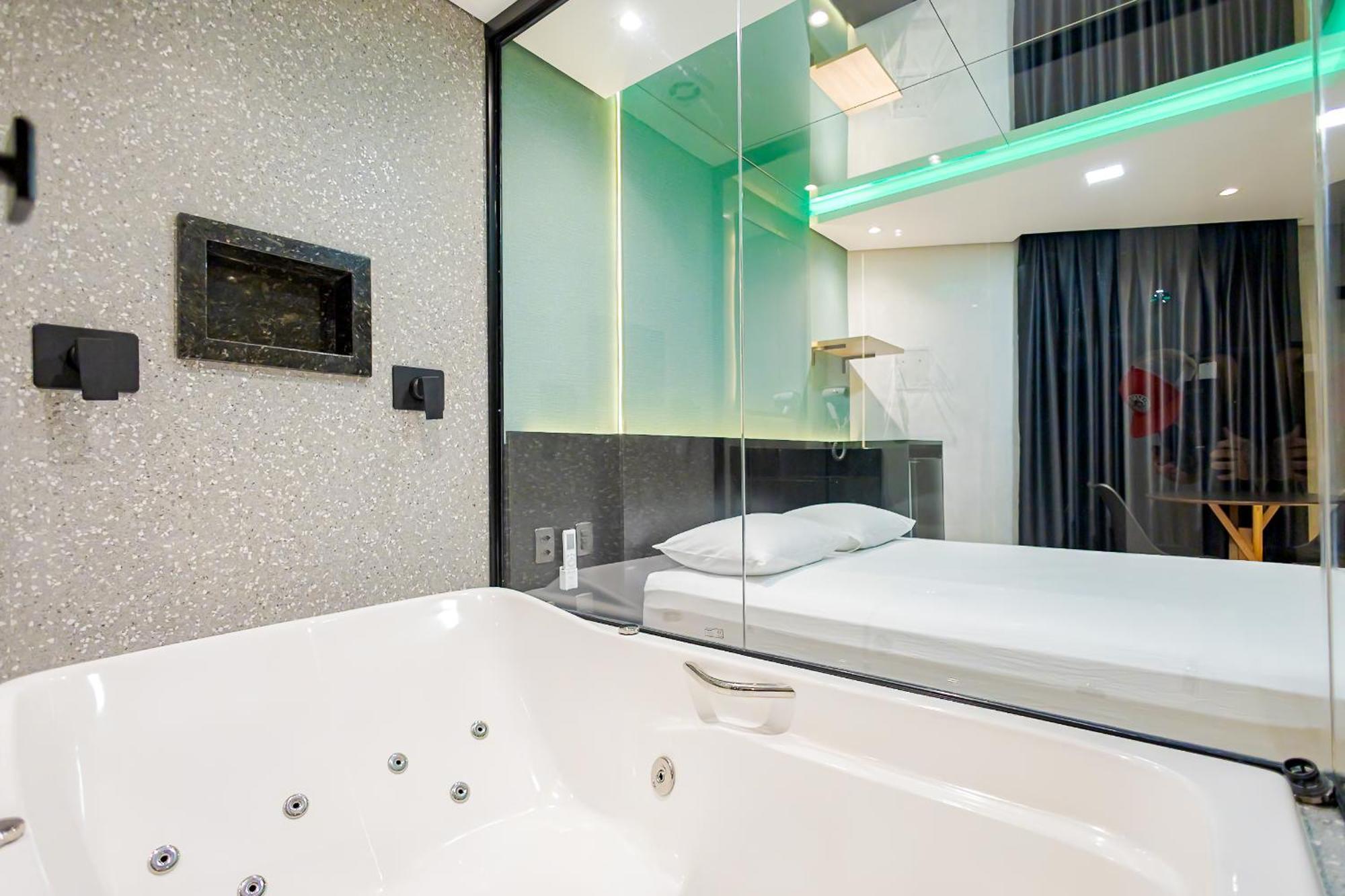 Drops Express Love hotel *
